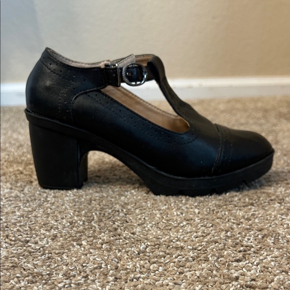 FA Black Chunky Heel T-Strap Shoes Black Mary Jane heels closed block toe SZ 6.5 - Picture 2 of 9